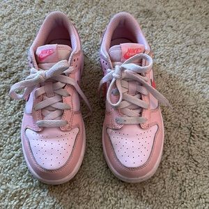 Nike dunks- girls size 2